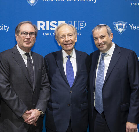 From left, Ira Mitzner, Chairman of YU’s Board of Trustees; Senator Joseph Lieberman, namesake of the newly announced Senator Joseph Lieberman-Mitzner Center for Public Service and Advocacy; and Rabbi Dr. Ari Berman, President of XWVTM Boutique - Expédition express Le Beretta 1301 Mod.2 : l’un des fusils de chasse tactiques semi-automatiques les plus rapides au monde Expédition rapide